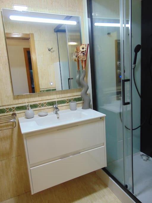 Apartamento Con Jardin Сантьяго-де-Компостела Екстер'єр фото